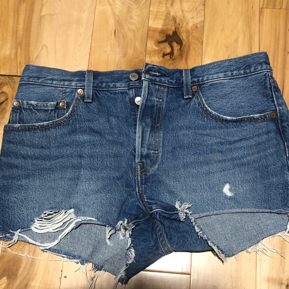 Levi’s 501 jean shorts - Picture 8 of 8